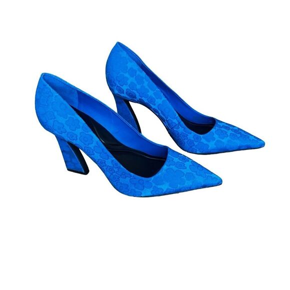 Gianni Bini Shoes - NWT Gianni Bini Blue Satin Embossed Floral Heels-Stiletto Closed Toe Size 8 1/2
